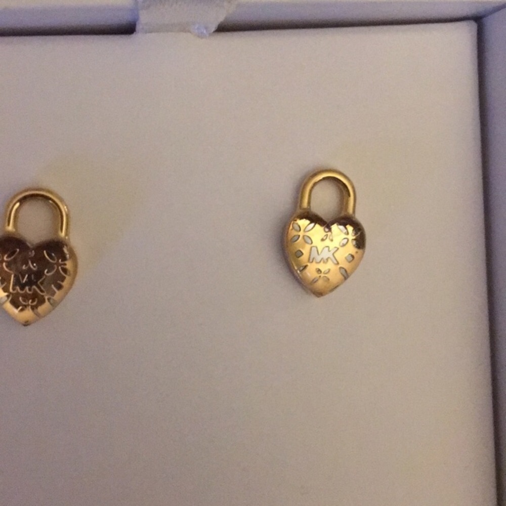 🎁 ‼️Michael Kors 3D Acrylic Heart Earrings - Picture 2 of 8